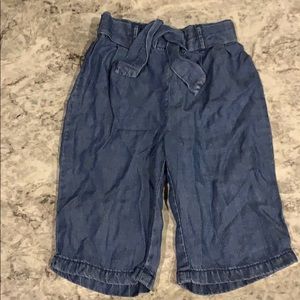Relaxed fit capris size 12 to 18 months